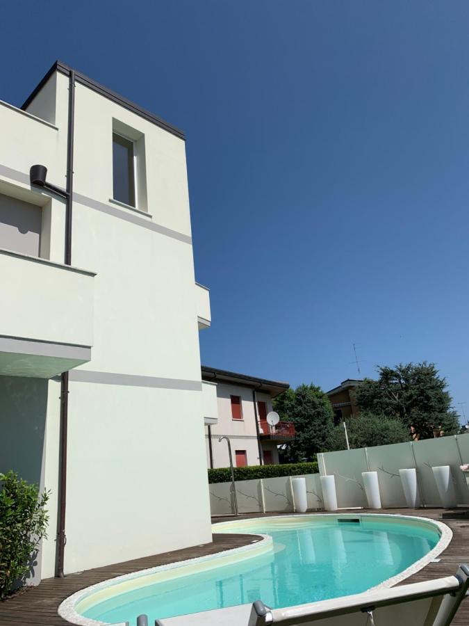Residence Del Lago デセンツァーノ・デル・ガルダ エクステリア 写真