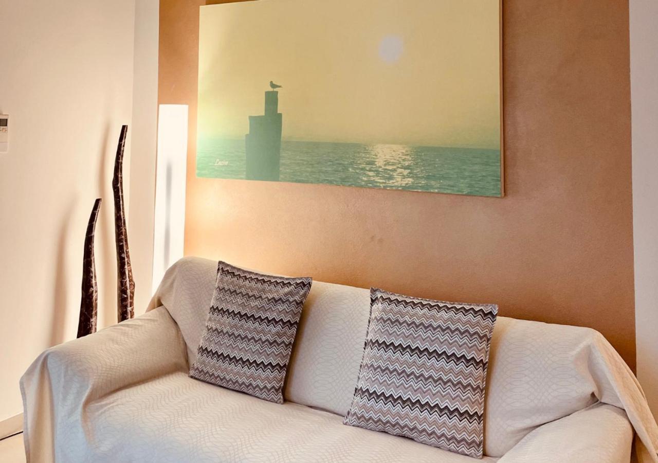 Residence Del Lago デセンツァーノ・デル・ガルダ エクステリア 写真