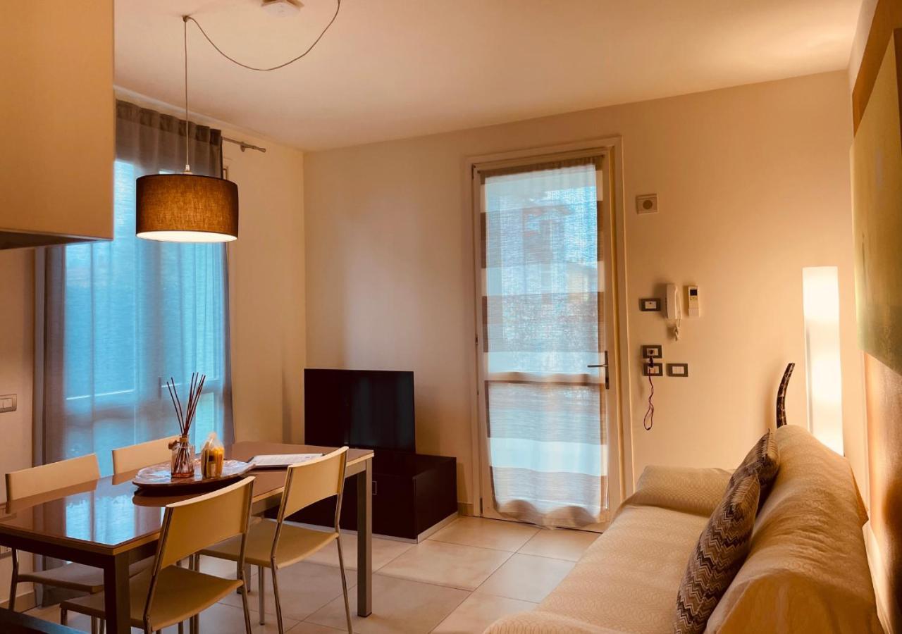 Residence Del Lago デセンツァーノ・デル・ガルダ エクステリア 写真