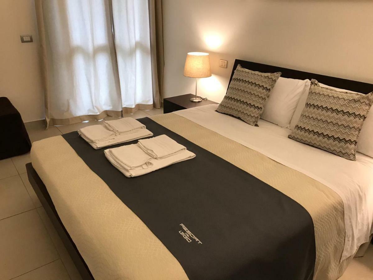 Residence Del Lago デセンツァーノ・デル・ガルダ エクステリア 写真